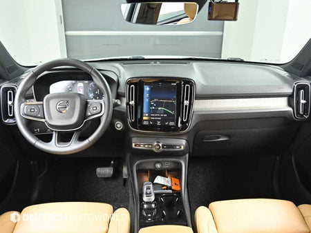 Volvo XC40 — photo 08