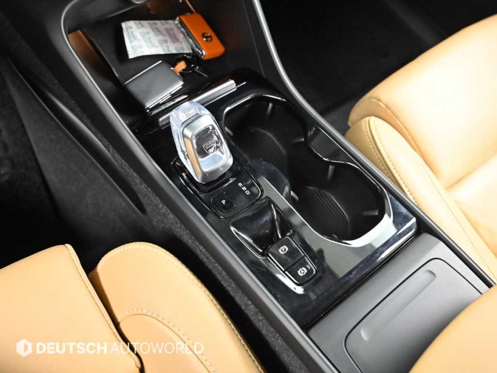 Volvo XC40 — photo 10