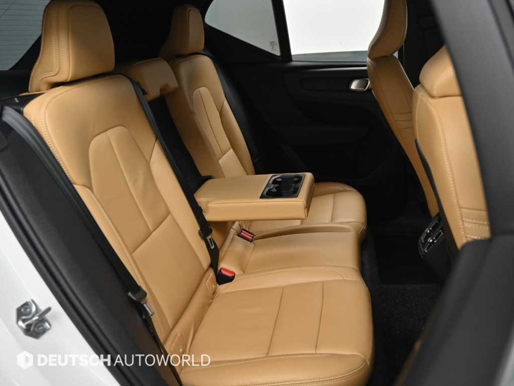 Volvo XC40 — photo 13