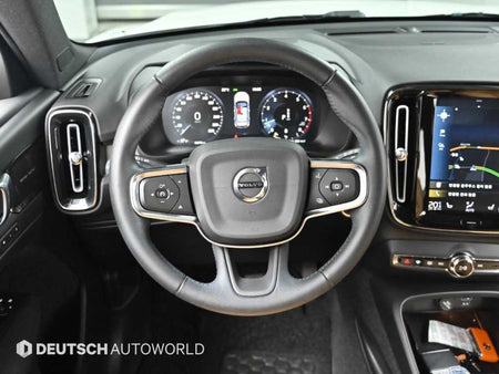 Volvo XC40 — photo 14