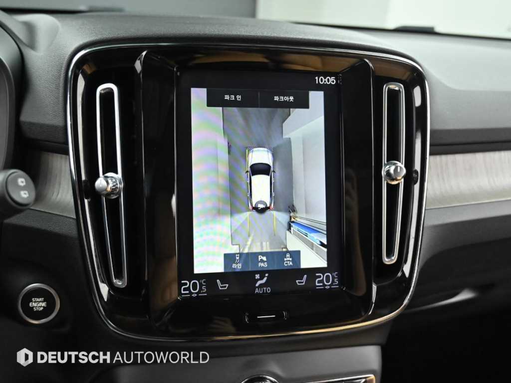 Volvo XC40 — photo 16