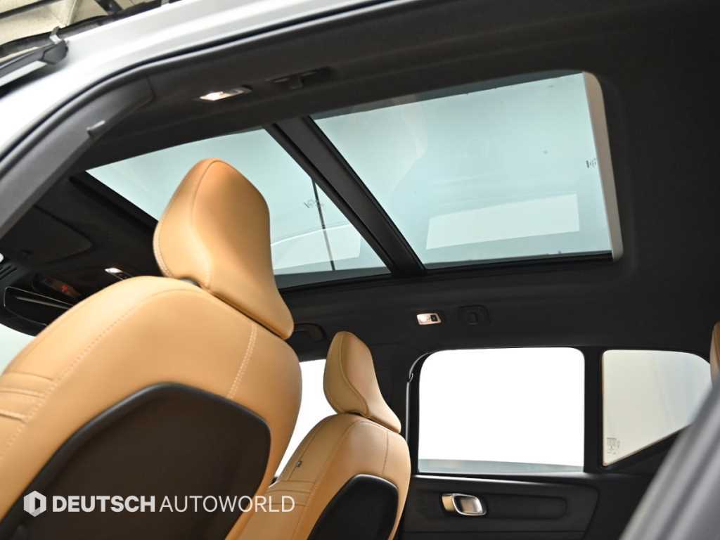 Volvo XC40 — photo 18