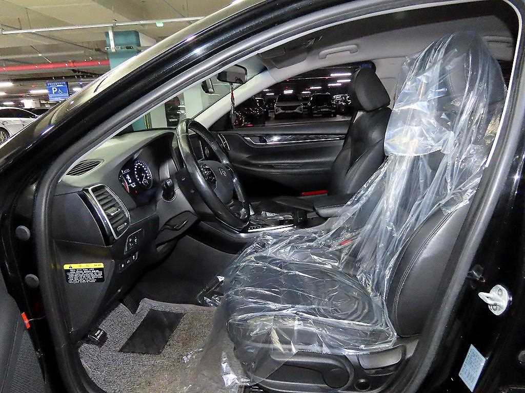 Hyundai Grandeur — photo 06