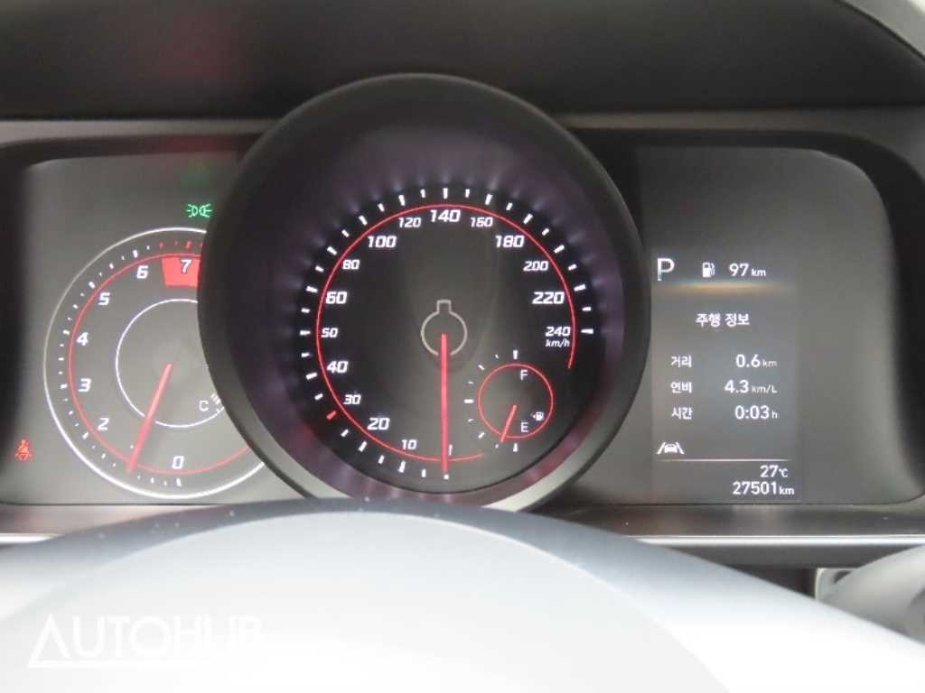 Hyundai AVANTE — photo 06
