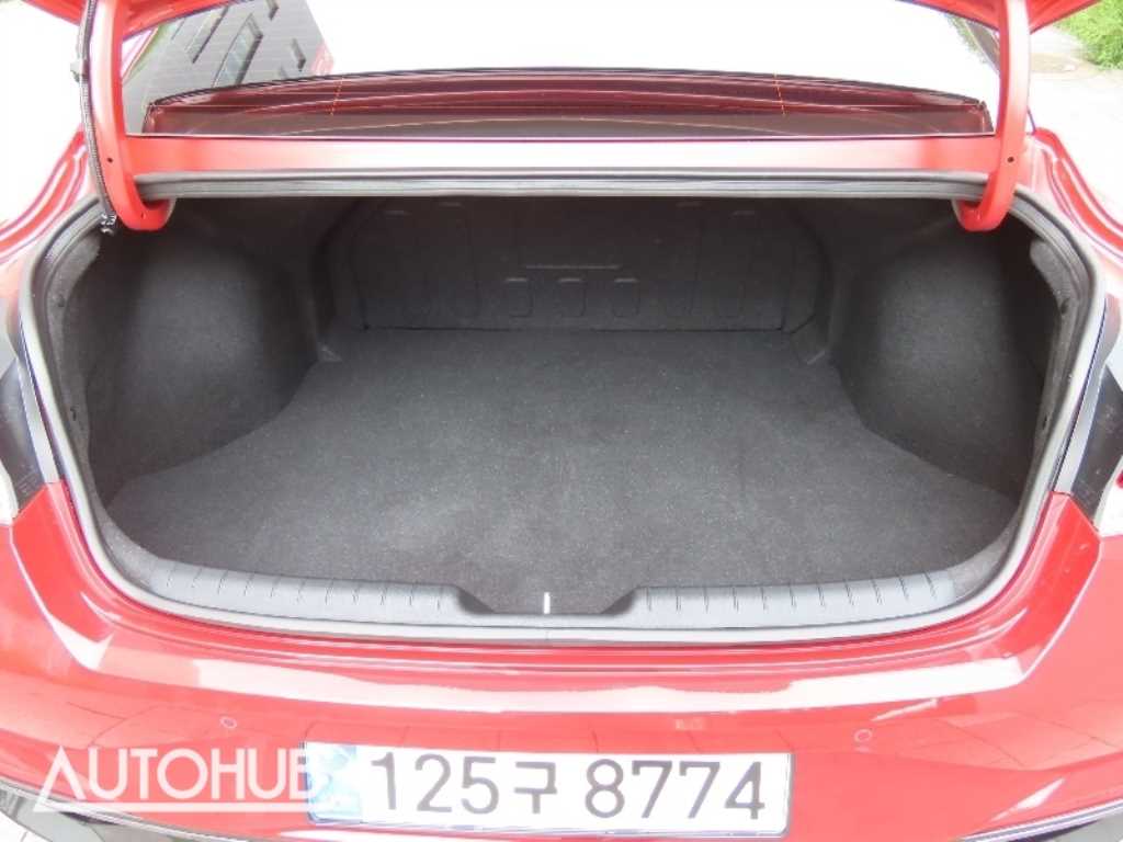 Hyundai AVANTE — photo 19
