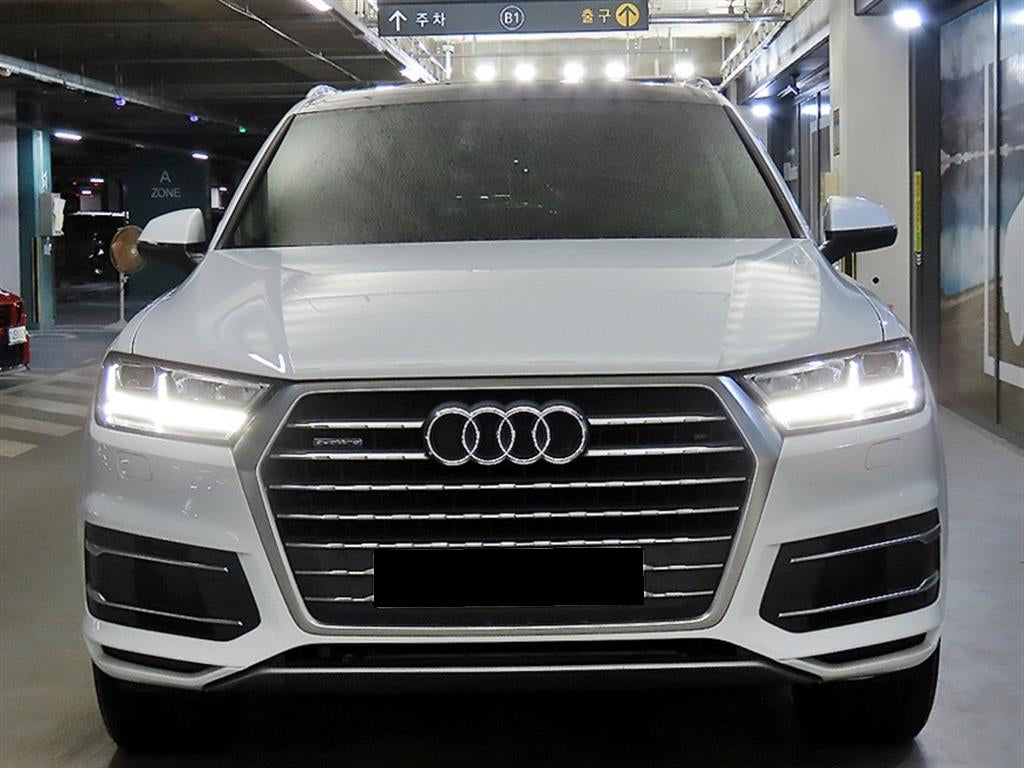 Audi Q7 — photo 02