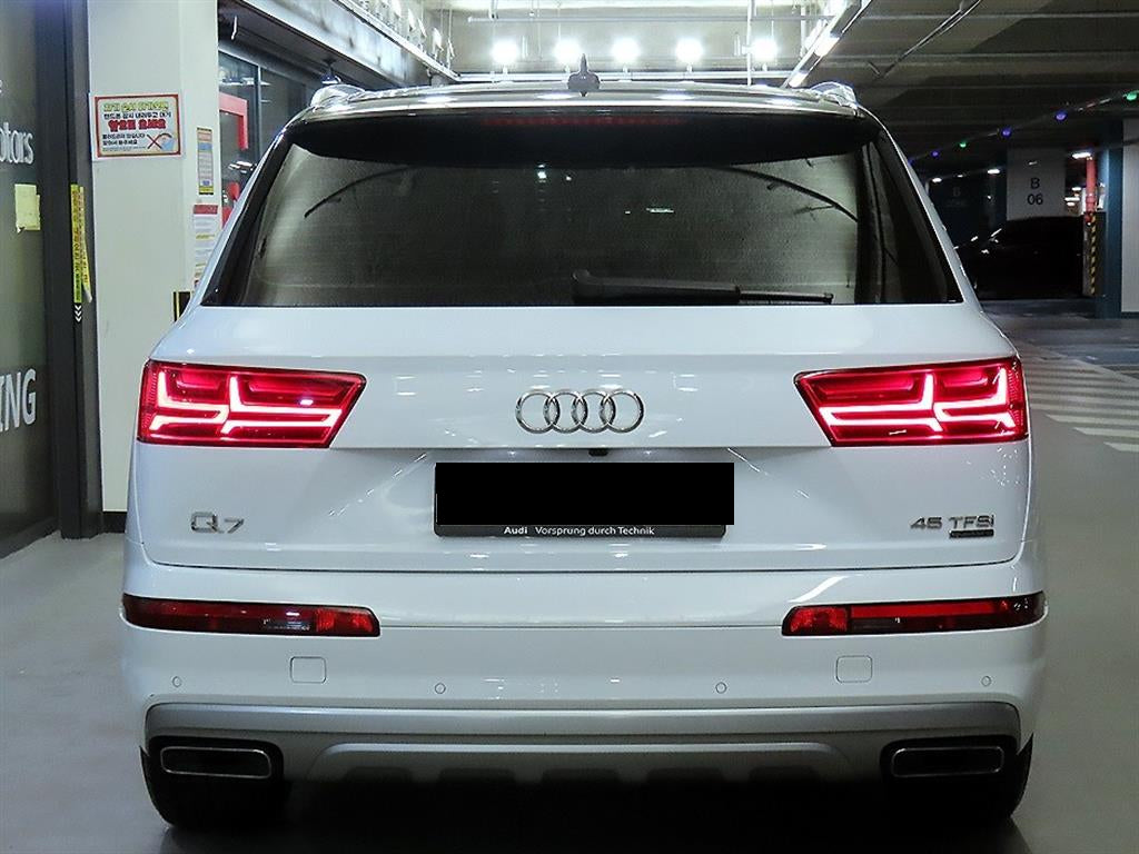 Audi Q7 — photo 05