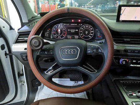 Audi Q7 — photo 08