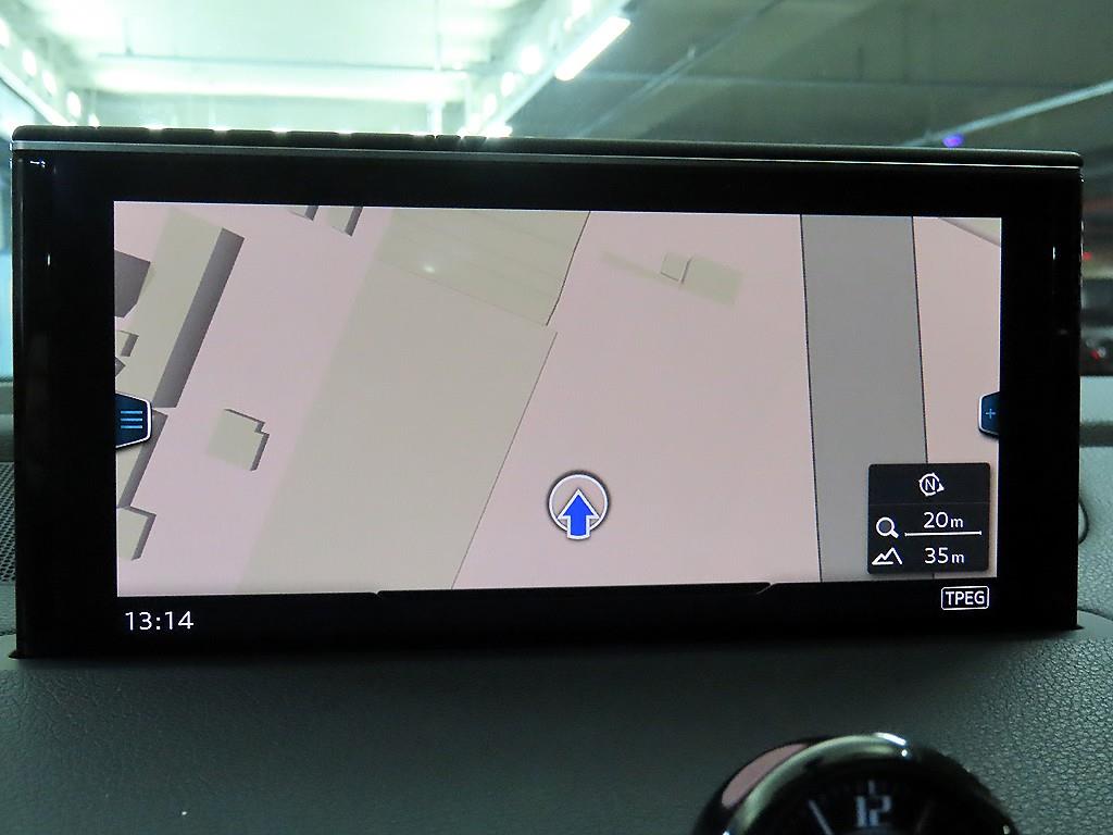 Audi Q7 — photo 13