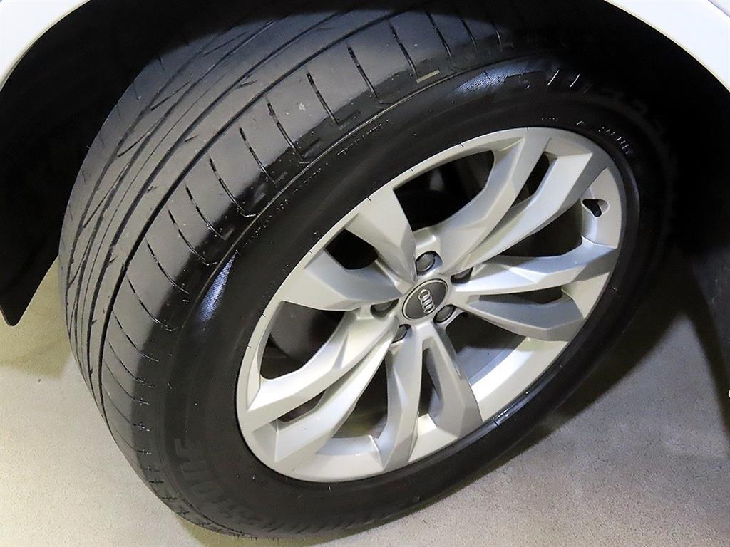 Audi Q7 — photo 20