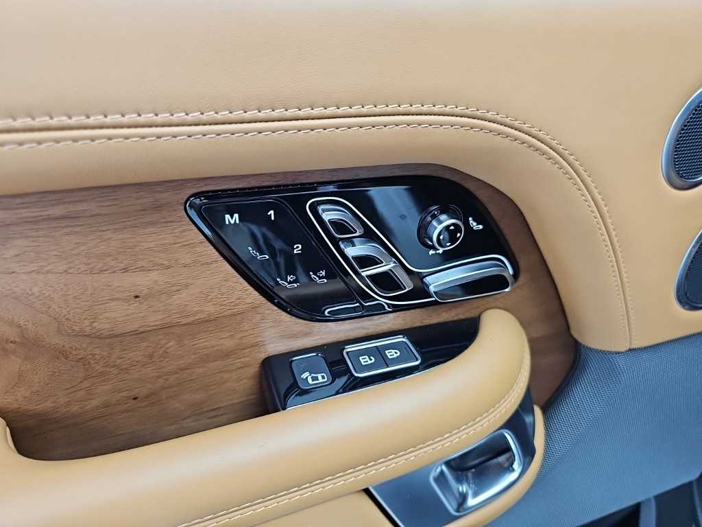 Land Rover Range Rover — photo 14