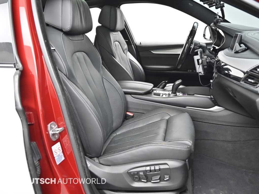 BMW X6 — photo 10