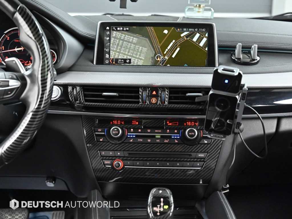 BMW X6 — photo 14