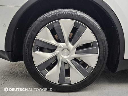 Tesla Model Y — photo 05