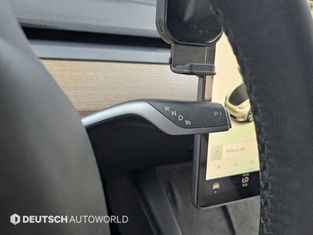 Tesla Model Y — photo 09