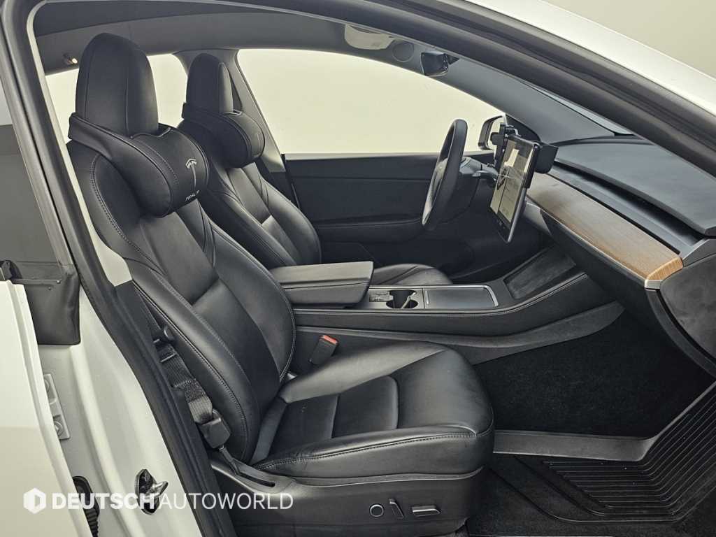 Tesla Model Y — photo 10