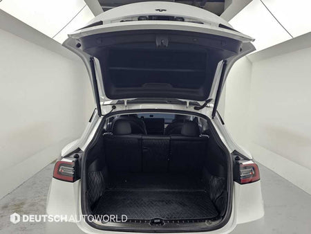 Tesla Model Y — photo 19