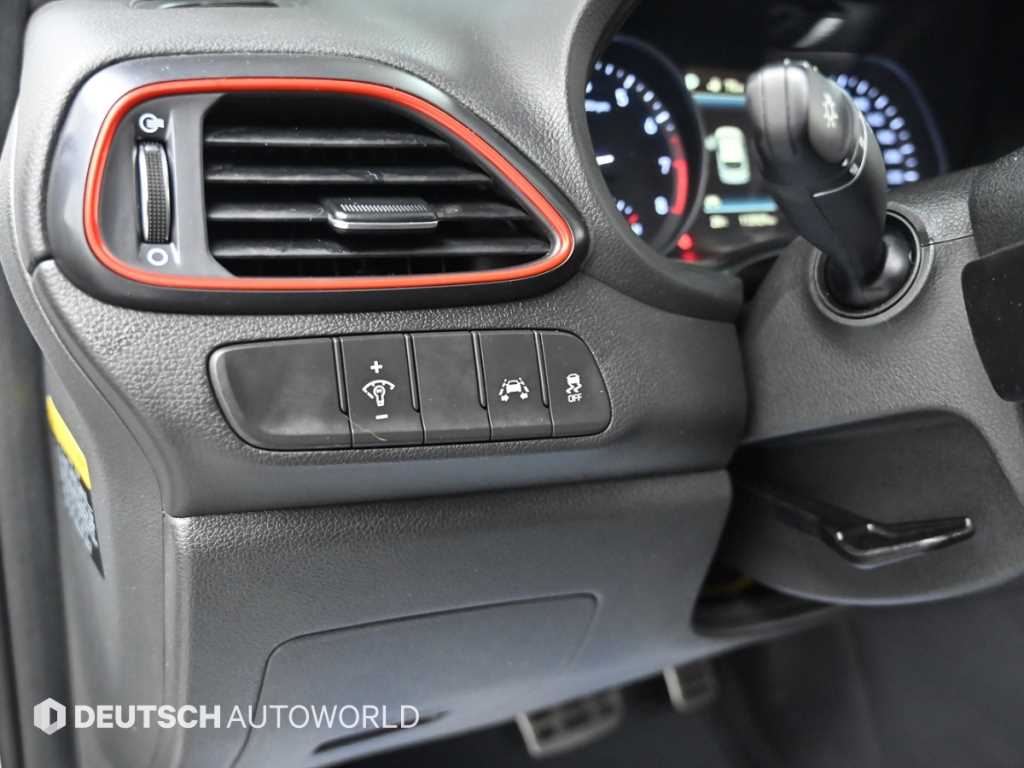 Hyundai i30 — photo 17