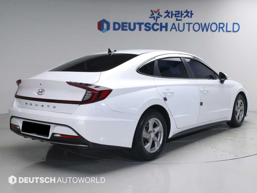 Hyundai Sonata — photo 02