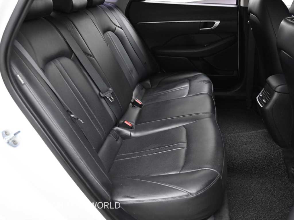 Hyundai Sonata — photo 12
