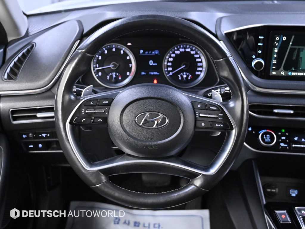 Hyundai Sonata — photo 13