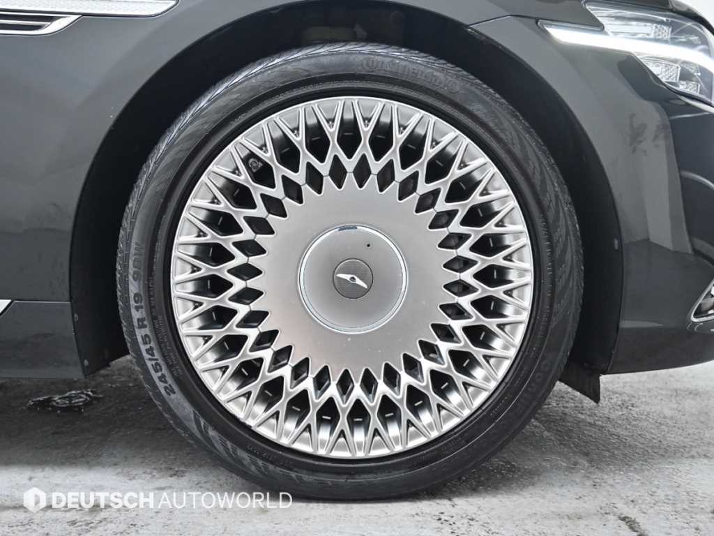 Genesis G90 — photo 05
