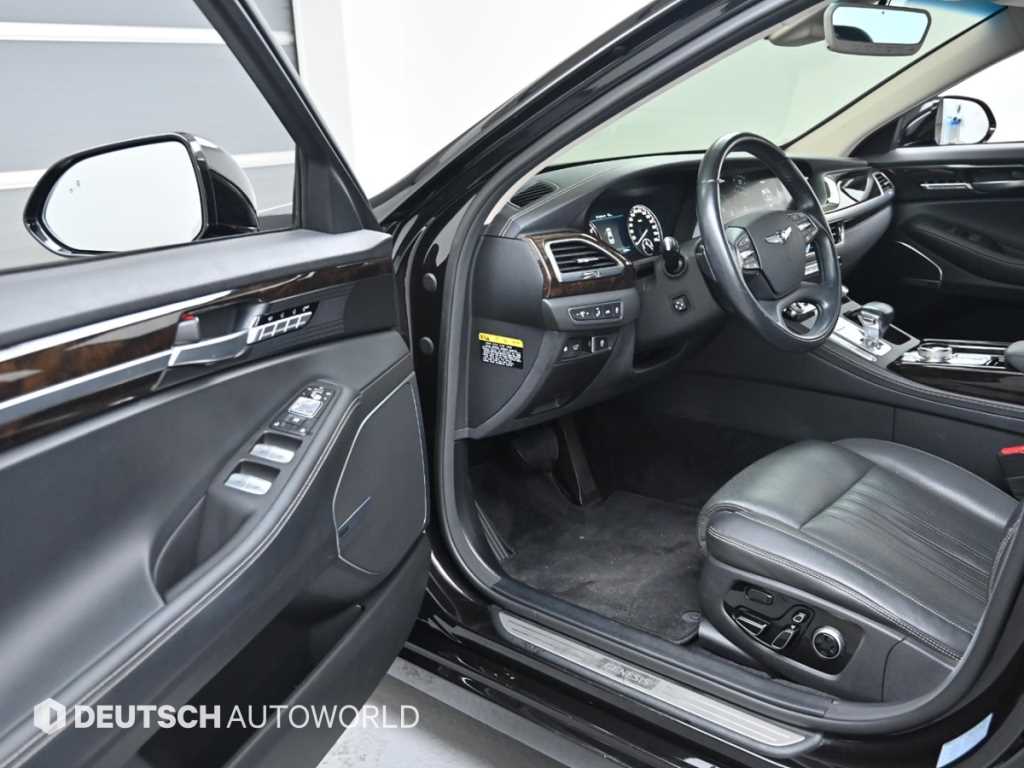 Genesis G90 — photo 11
