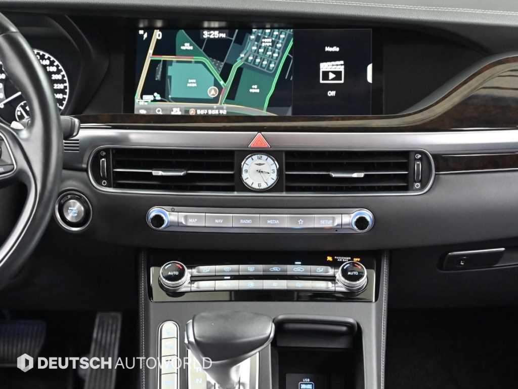 Genesis G90 — photo 14