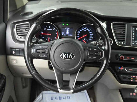 Kia Carnival — photo 13