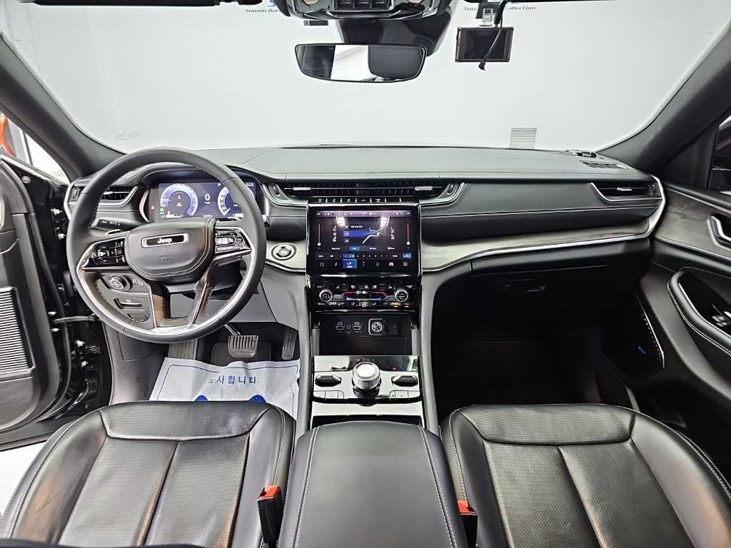 Jeep Cherokee — photo 07