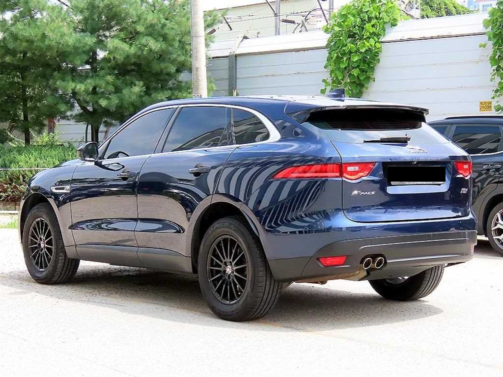 Jaguar F-PACE — photo 03