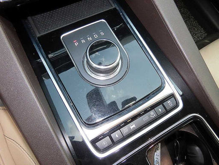 Jaguar F-PACE — photo 10