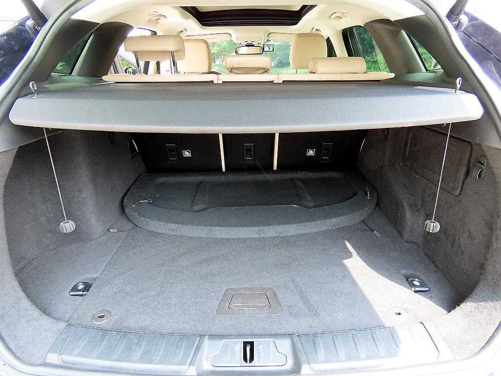 Jaguar F-PACE — photo 17