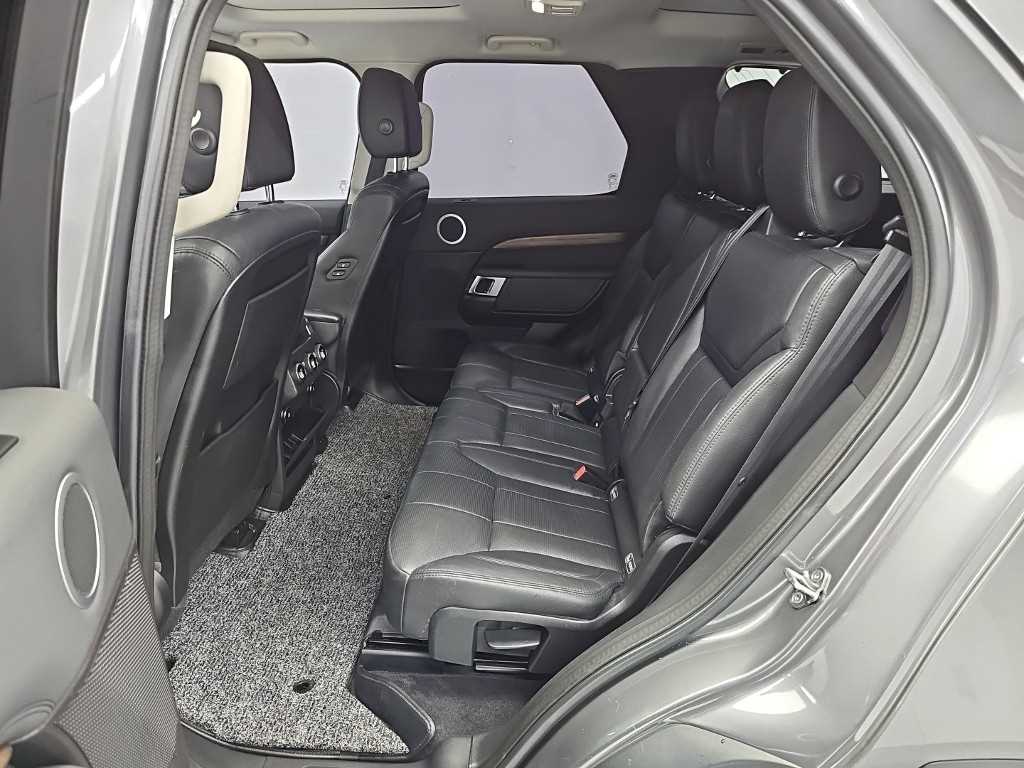 Land Rover Discovery — photo 12