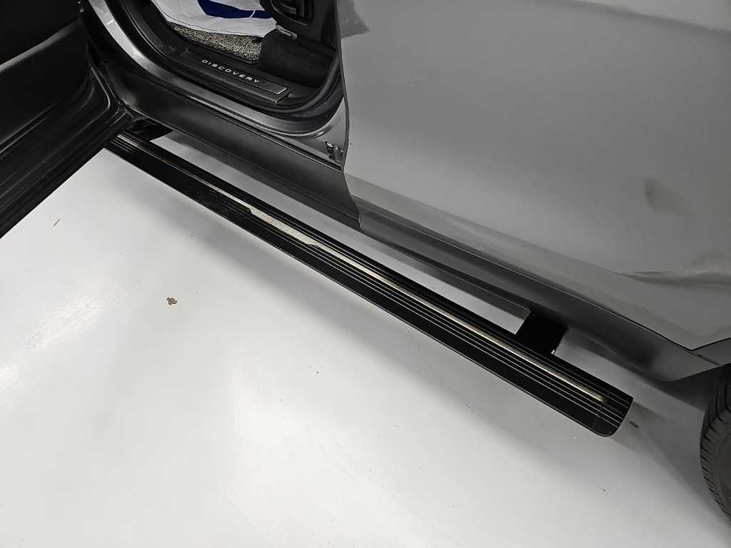 Land Rover Discovery — photo 14