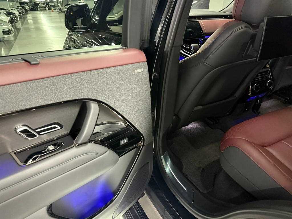 Land Rover Range Rover Sport — photo 17