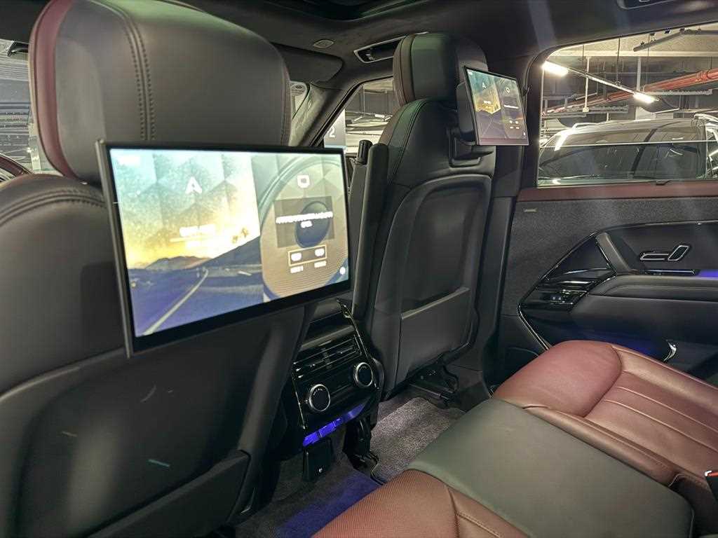 Land Rover Range Rover Sport — photo 18