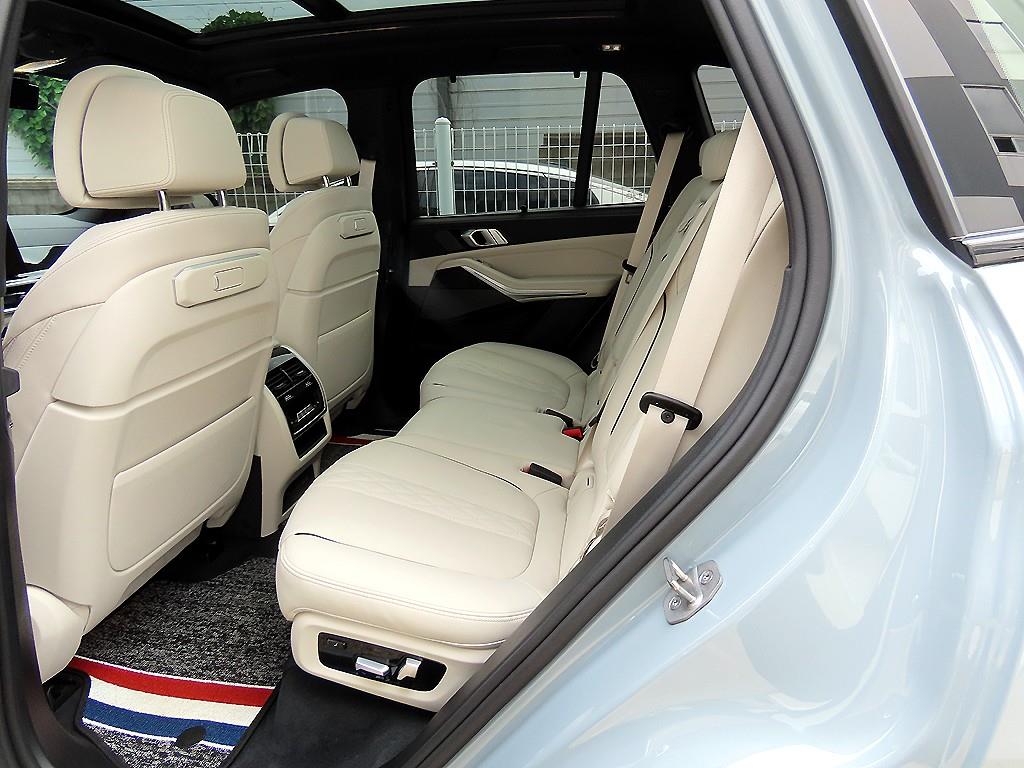 BMW X5 — photo 06