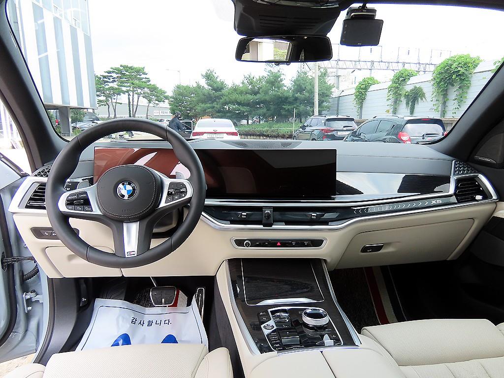 BMW X5 — photo 07