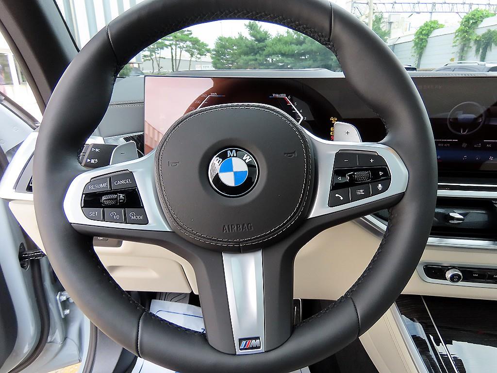 BMW X5 — photo 08