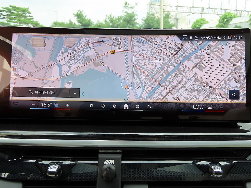 BMW X5 — photo 14