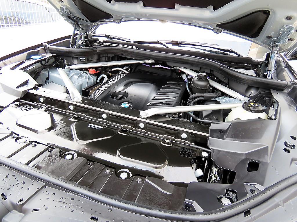 BMW X5 — photo 19