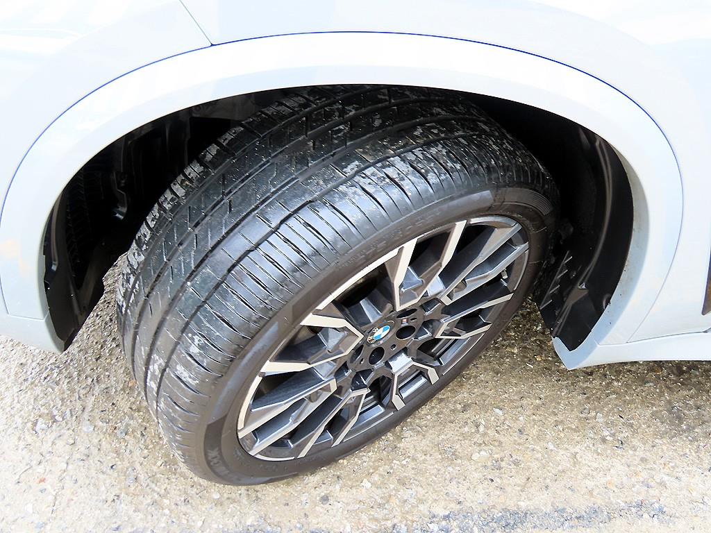 BMW X5 — photo 20