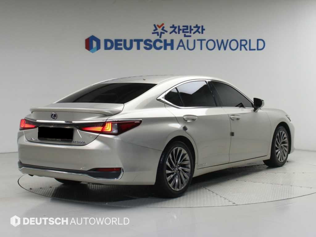 Lexus ES — photo 03