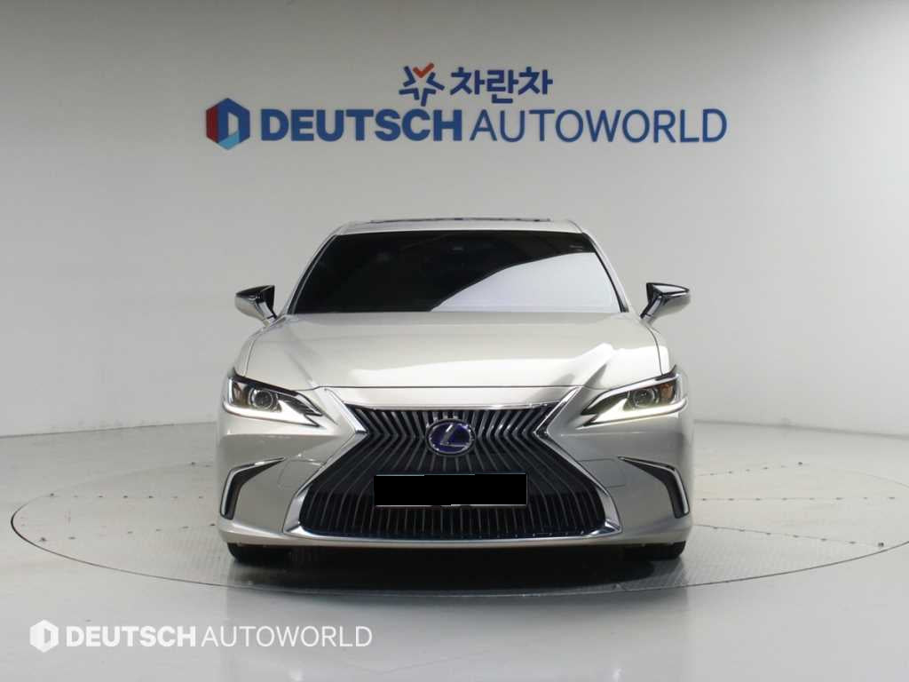 Lexus ES — photo 04