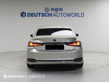 Lexus ES — photo 05