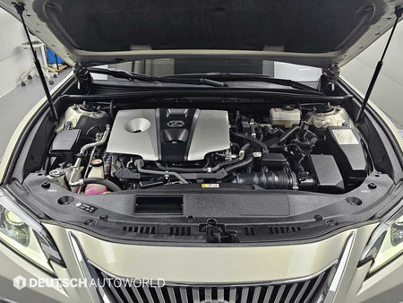 Lexus ES — photo 07
