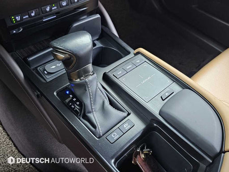 Lexus ES — photo 10