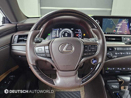 Lexus ES — photo 13