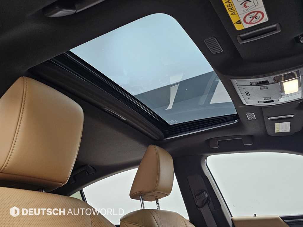 Lexus ES — photo 18